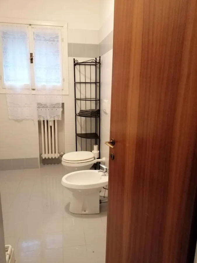 דירות ונציה Casa 96F 0*,