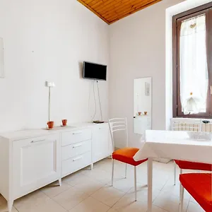 https://darsena-navigli-porta-genova-m2-studio.italymilanhotels.net